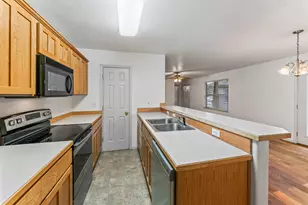 923 E Cascade Ave, Sisters, OR 97759 - Photo 6