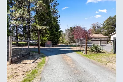 8538 Monument Drive, Grants Pass, OR 97526 - Photo 44