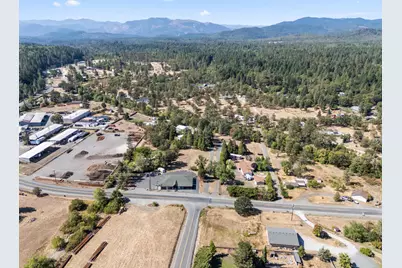 8538 Monument Drive, Grants Pass, OR 97526 - Photo 28