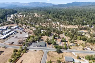 8538 Monument Dr, Grants Pass, OR 97526 - Photo 28