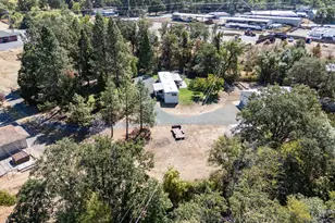 8538 Monument Dr, Grants Pass, OR 97526 - Photo 36