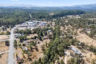 8538 Monument Dr, Grants Pass, OR 97526 - Photo 30