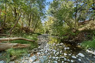 8538 Monument Dr, Grants Pass, OR 97526 - Photo 18