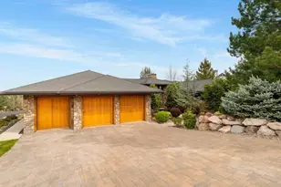 10811 Ironstone Ct, Redmond, OR 97756 - Photo 2