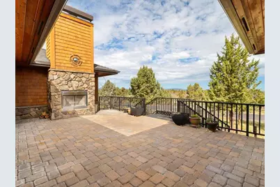 10811 Ironstone Court, Redmond, OR 97756 - Photo 12