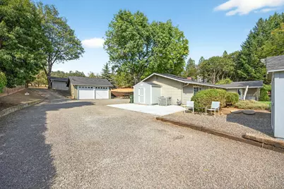 1773 Alta Vista Road, Eagle Point, OR 97524 - Photo 12