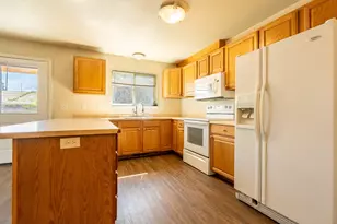 114 Cedar St, Central Point, OR 97502 - Photo 10