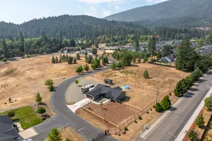 601 E Forks Cir, Cave Junction, OR 97523 - Photo 32