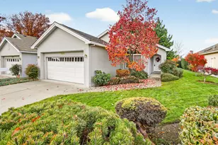 606 Summerwood Dr, Medford, OR 97504 - Photo 2