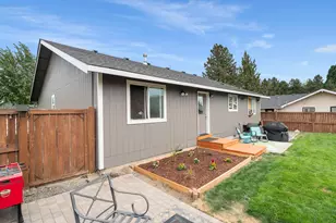 2535 NW 10th St, Redmond, OR 97756 - Photo 24