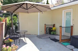 2075 Calhoun St, Klamath Falls, OR 97601 - Photo 6