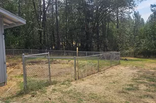 703 Jaynes Dr, Grants Pass, OR 97527 - Photo 10