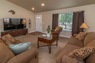 17316 Golden Eye Dr, Bend, OR 97707 - Photo 4