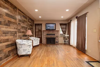 861 SE M Street, Grants Pass, OR 97526 - Photo 2