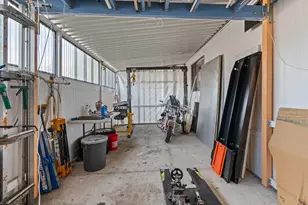 301 Freeman Rd, Central Point, OR 97502 - Photo 18