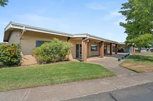 301 Freeman Rd, Central Point, OR 97502 - Photo 24