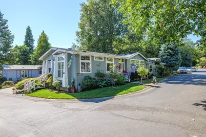 201 NW Creekside Drive, Grants Pass, OR 97526 - Photo 1