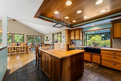 1748 NW Crescent Drive, Grants Pass, OR 97526 - Photo 12