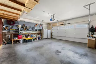 1748 NW Crescent Dr, Grants Pass, OR 97526 - Photo 36