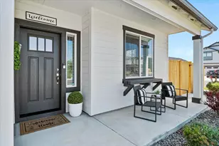 1592 NW Varnish Pl, Redmond, OR 97756 - Photo 2