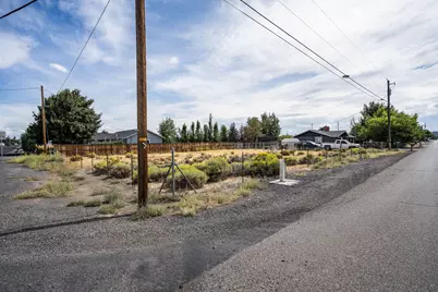3478 SW Glacier Avenue, Redmond, OR 97756 - Photo 12