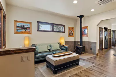 363 E Aspenwood Avenue, Sisters, OR 97759 - Photo 8