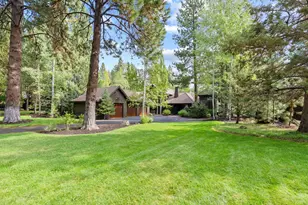 61709 Tam McArthur Loop, Bend, OR 97702 - Photo 2