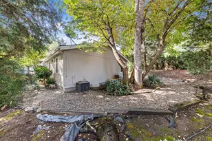 214 NW Creekside Dr, Grants Pass, OR 97526 - Photo 14