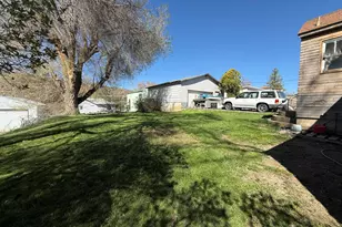 1740 Riverside Dr, Klamath Falls, OR 97601 - Photo 24