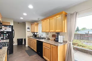 1336 Annabelle Ln, Grants Pass, OR 97527 - Photo 12