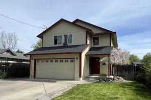 719 Newtown St, Medford, OR 97501 - Photo 1