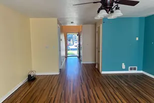 719 Newtown St, Medford, OR 97501 - Photo 6