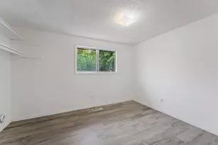 2098 Delta Waters Rd, Medford, OR 97504 - Photo 16