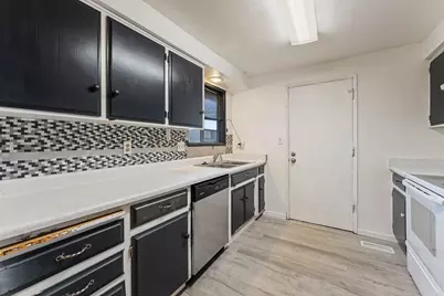 2098 Delta Waters Road, Medford, OR 97504 - Photo 10