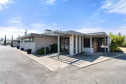 125 NE Manzanita Avenue, Grants Pass, OR 97526 - Photo 4