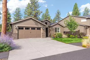 60220 Rolled Rock Way, Bend, OR 97702 - Photo 2