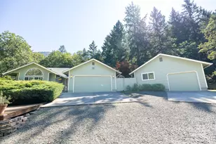 1355 Summit Loop, Grants Pass, OR 97527 - Photo 1