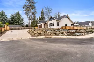 142 NW Crst Dr, Grants Pass, OR 97526 - Photo 40