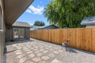 615 NE Fairview Street, Prineville, OR 97754 - Photo 4