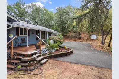 259 Tina Way, Grants Pass, OR 97526 - Photo 2