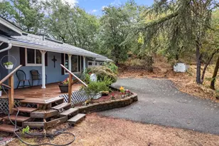 259 Tina Way, Grants Pass, OR 97526 - Photo 2