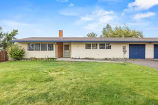 10242 McGuire Ave, Klamath Falls, OR 97603 - Photo 1