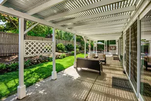 210 Bellerive Dr, Eagle Point, OR 97524 - Photo 46