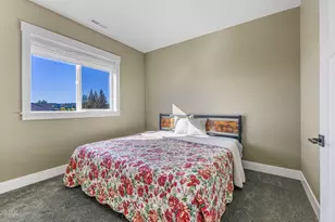 625 NW Crater Lk Dr, Dallas, OR 97338 - Photo 24