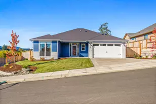 625 NW Crater Lk Dr, Dallas, OR 97338 - Photo 2