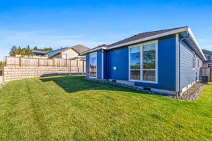 625 NW Crater Lk Dr, Dallas, OR 97338 - Photo 32