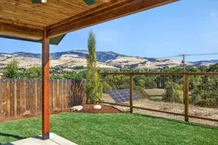 224 Alicia St, Ashland, OR 97520 - Photo 2