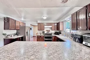 2435 Lindley St Way, Klamath Falls, OR 97601 - Photo 4