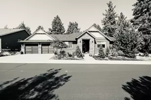 2408 NW Majestic Ridge Dr, Bend, OR 97703 - Photo 2