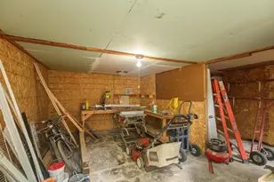 854 W 2nd St, Medford, OR 97501 - Photo 34